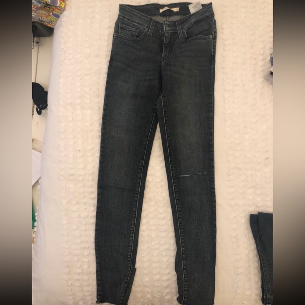 LEVI “711 Skinny” Jeans